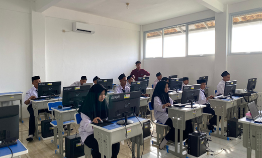 Laboratorium kegiatan belajar Pondok Pesantren Nurul Ikhlas